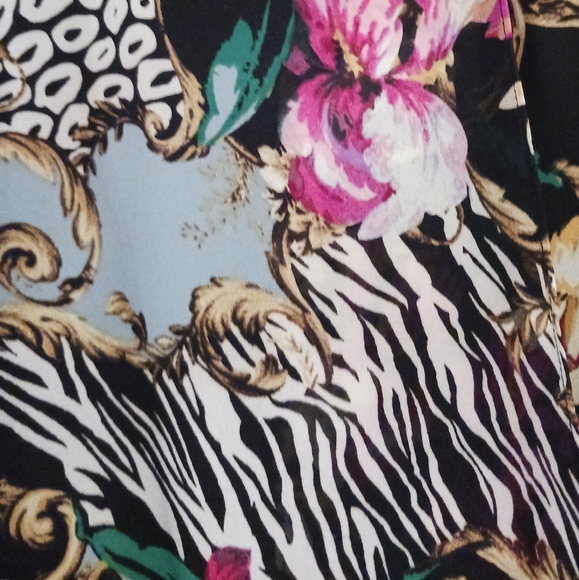 Talia Sodi Tropical Cold Shoulder Top - Picture 2 of 5